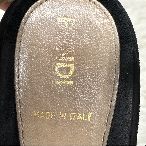 Fendi Women’s Suede Zucca Appliqued Wedge
Platform Slingback Sandals Size 39 - Picture 7 of 14